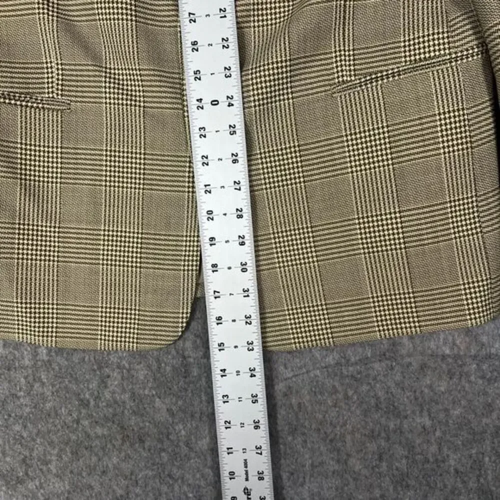 Saks Fifth Avenue Men's Sport Coat 41R Beige Plaid 2 Button Single Breasted Mani